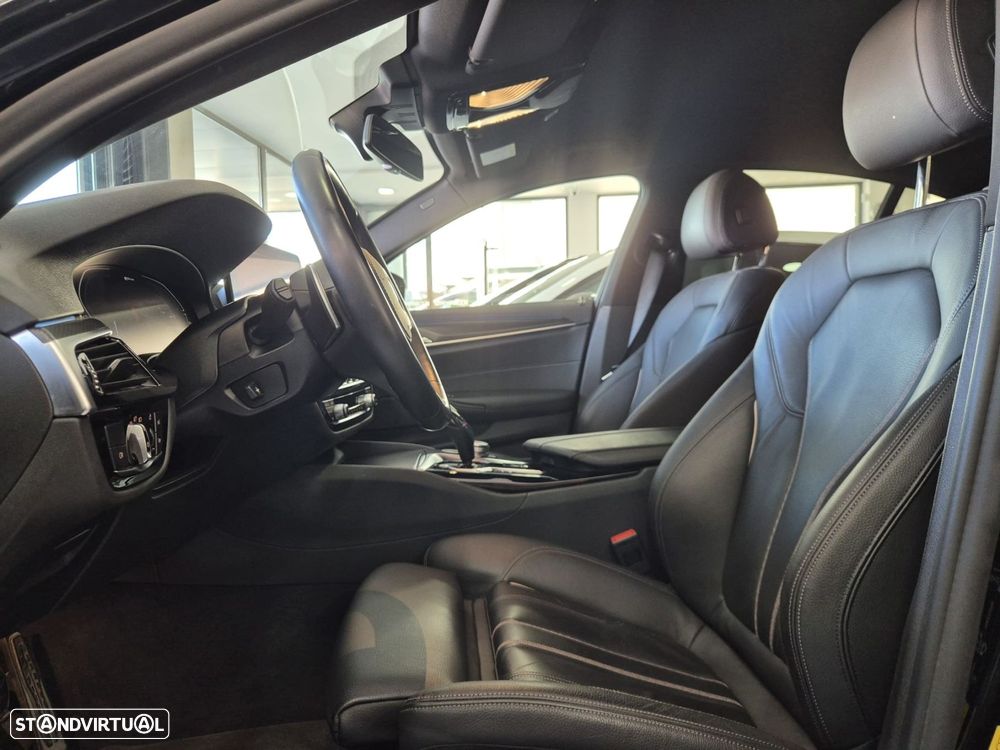 BMW 530 e Pack Desportivo M - 11