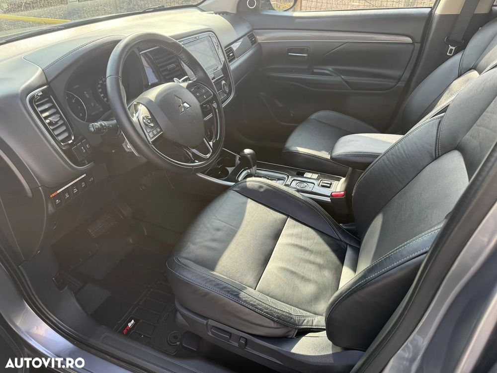 Mitsubishi Outlander 2.0L AS&G CVT Instyle - 10