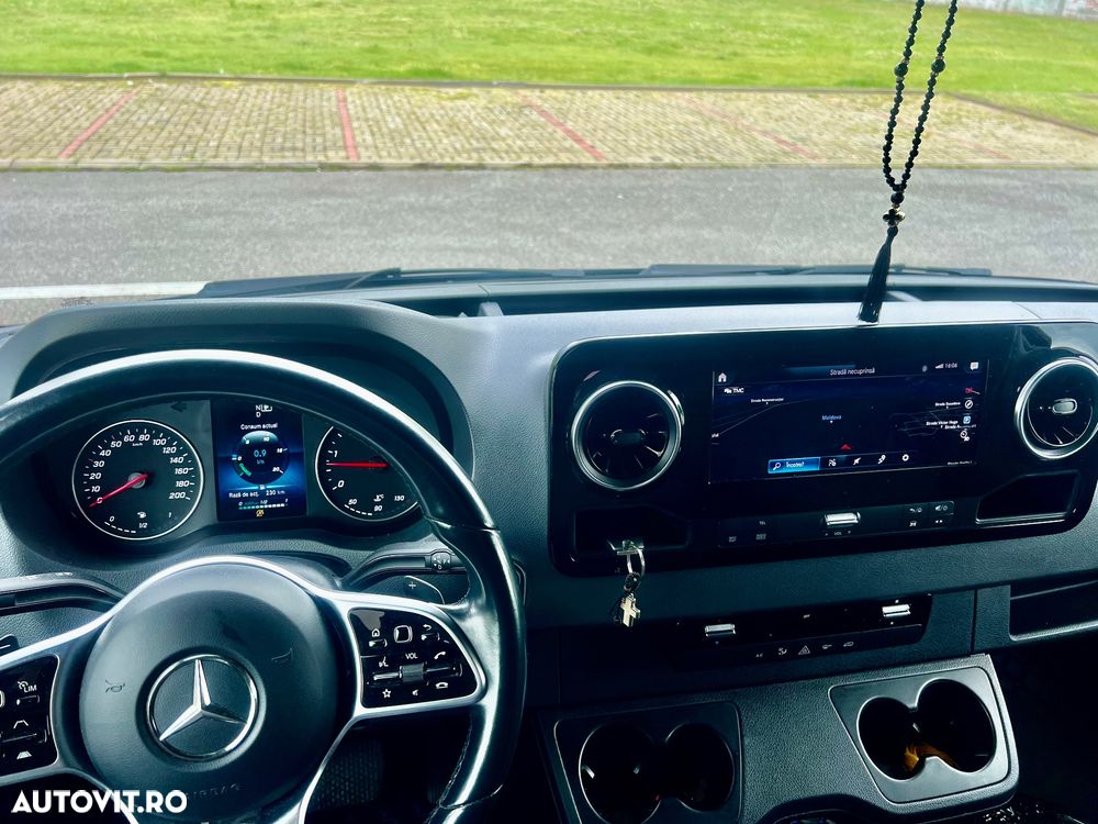 Mercedes-Benz Sprinter - 9