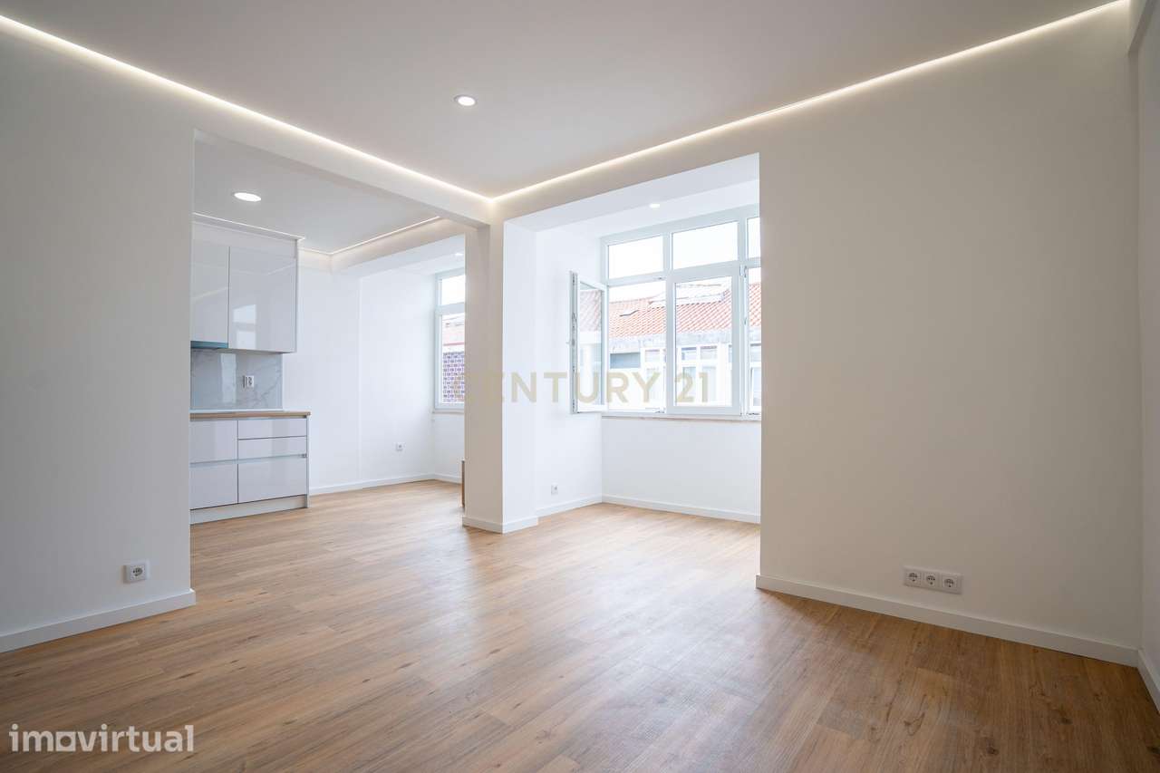 Apartamento Renovado de Luxo em Queijas, Oeiras - Grande imagem: 2/20
