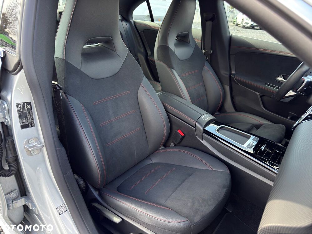 Mercedes-Benz CLA 200 AMG Line 7G-DCT - 25