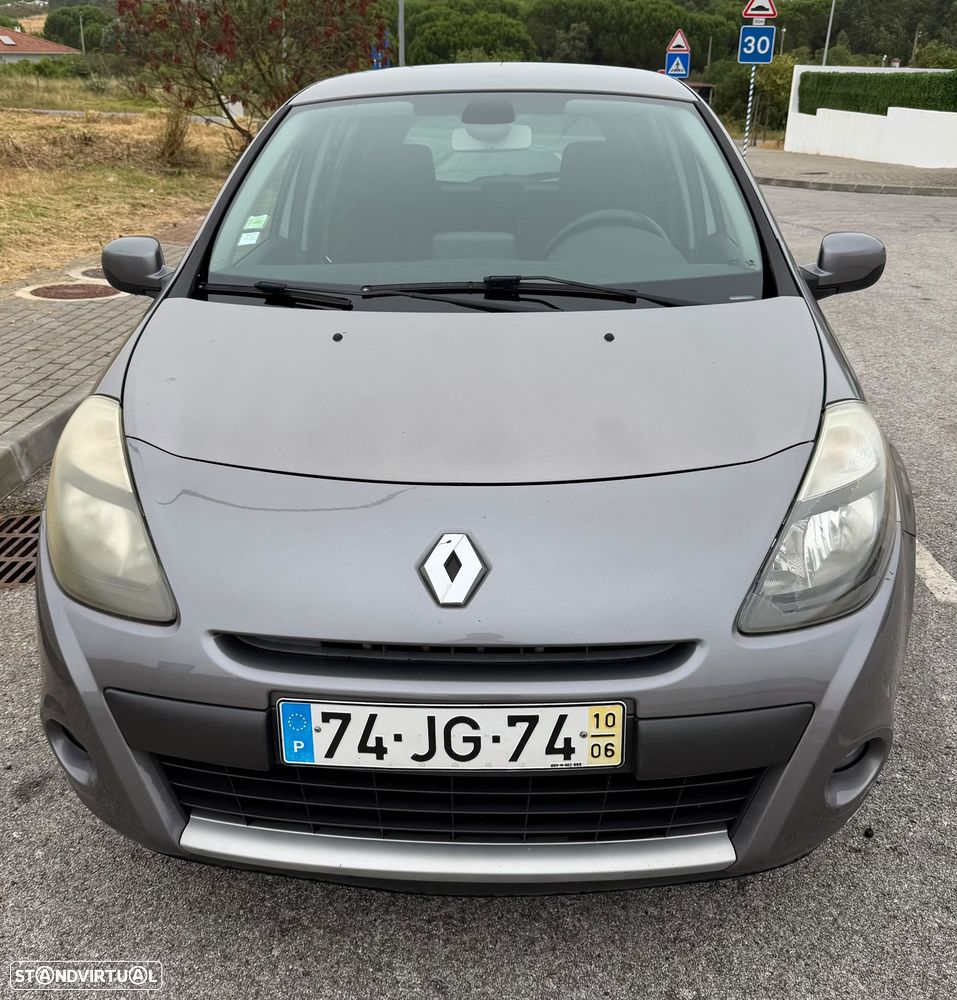 Renault Clio 1.2 16V Confort - 1