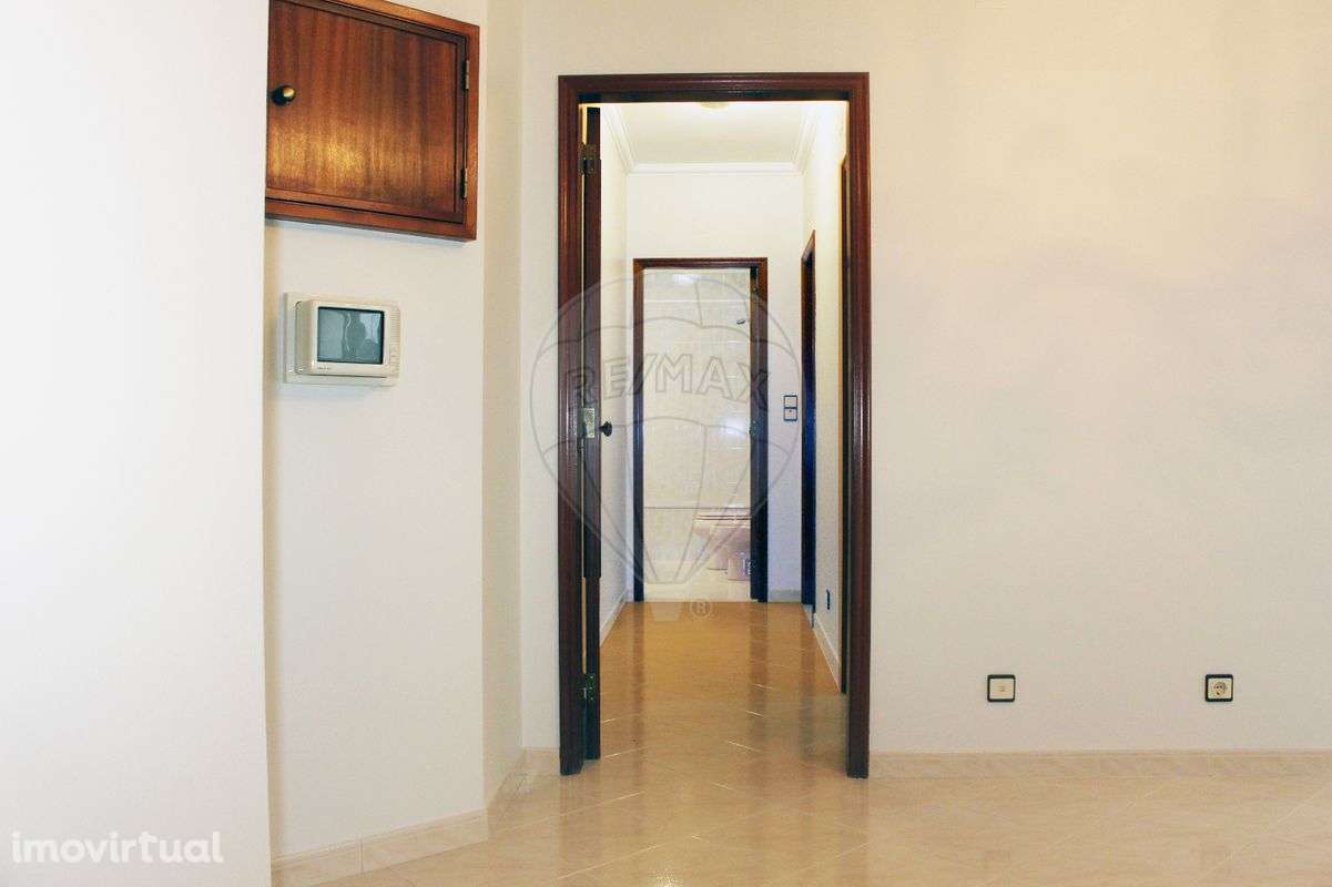 Apartamento T1 para arrendamento - Grande imagem: 4/16