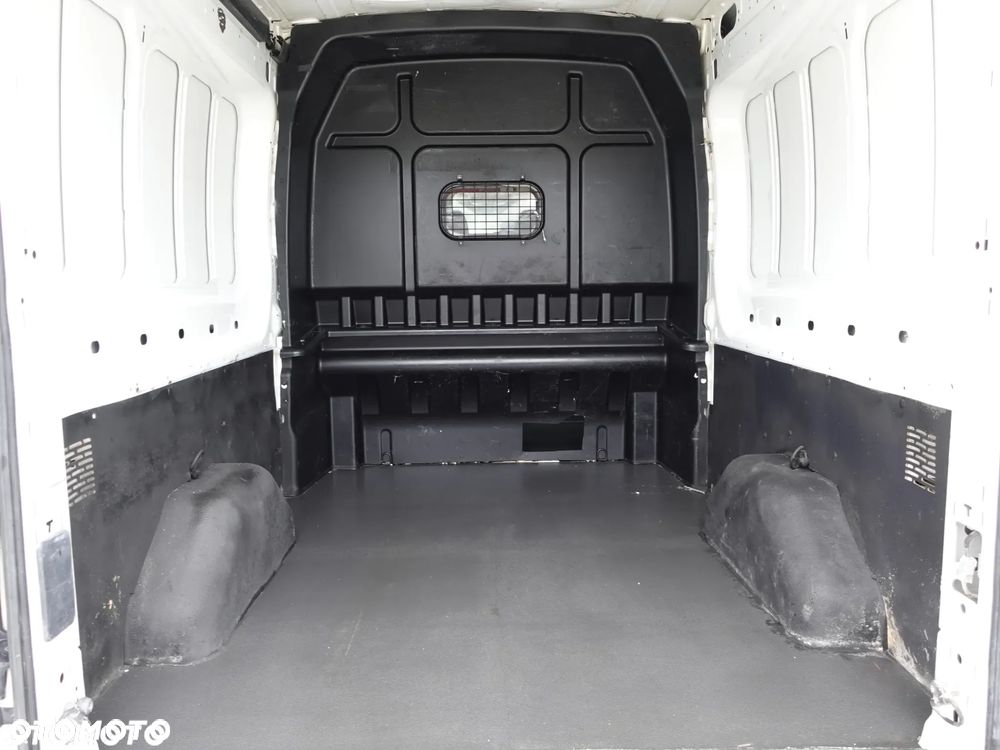 Ford Transit - 28