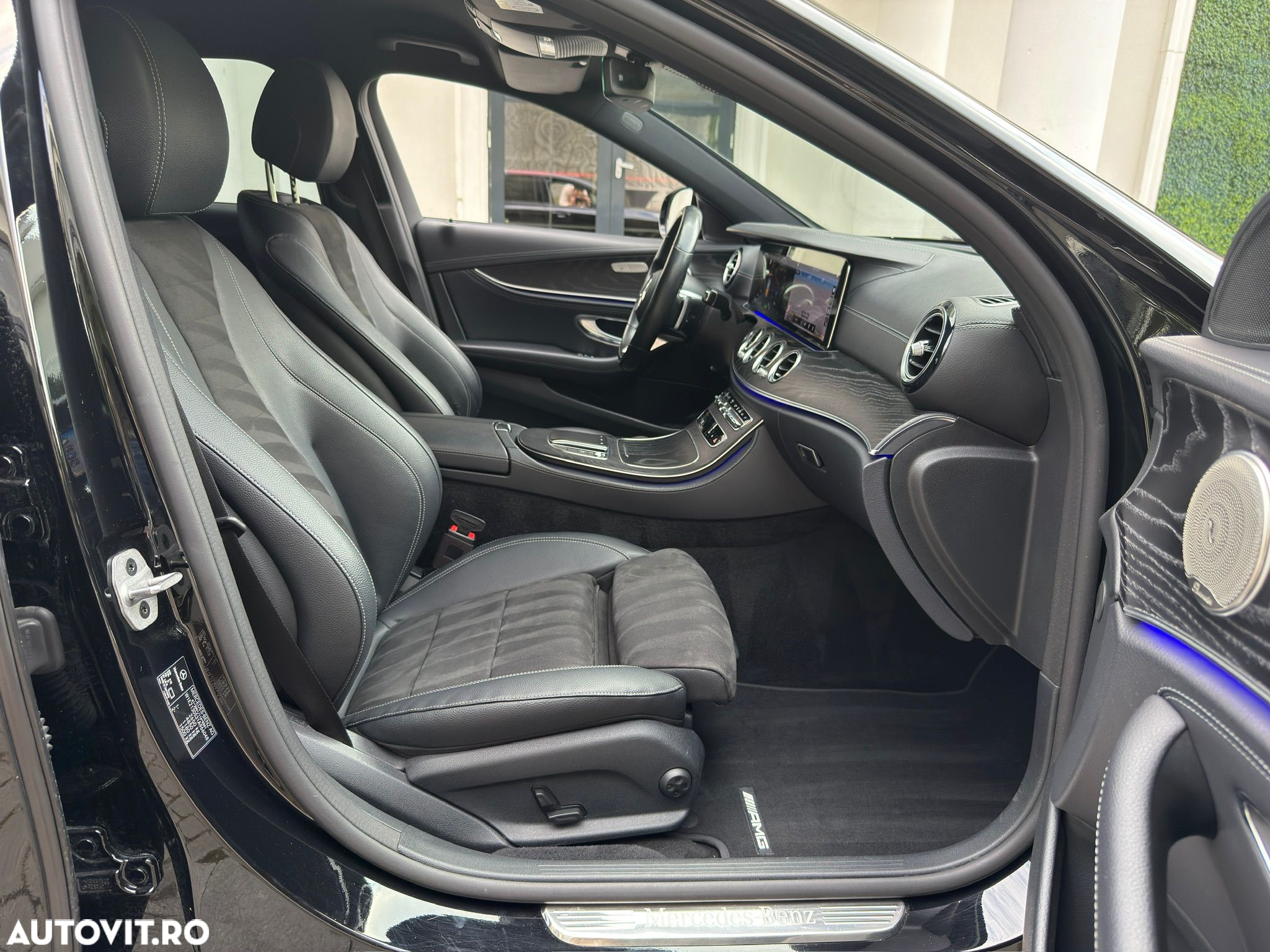 Mercedes-Benz E 300 9G-TRONIC AMG Line - 15