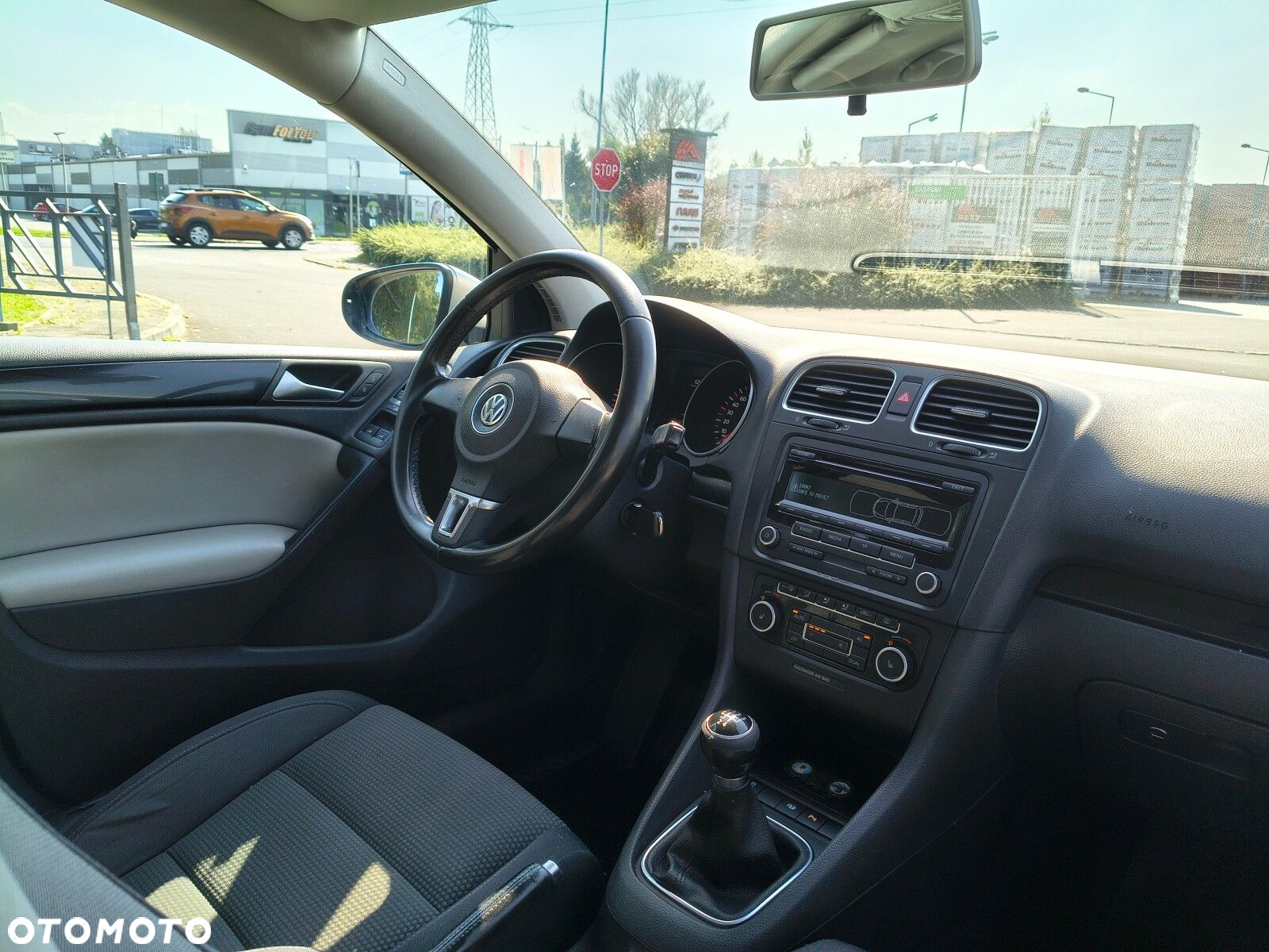 Volkswagen Golf - 10