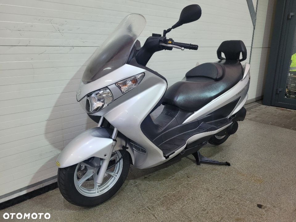 Suzuki Burgman - 5