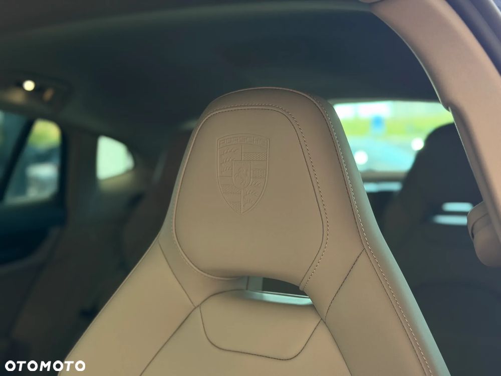 Porsche Panamera 4 E-Hybrid PHEV - 25