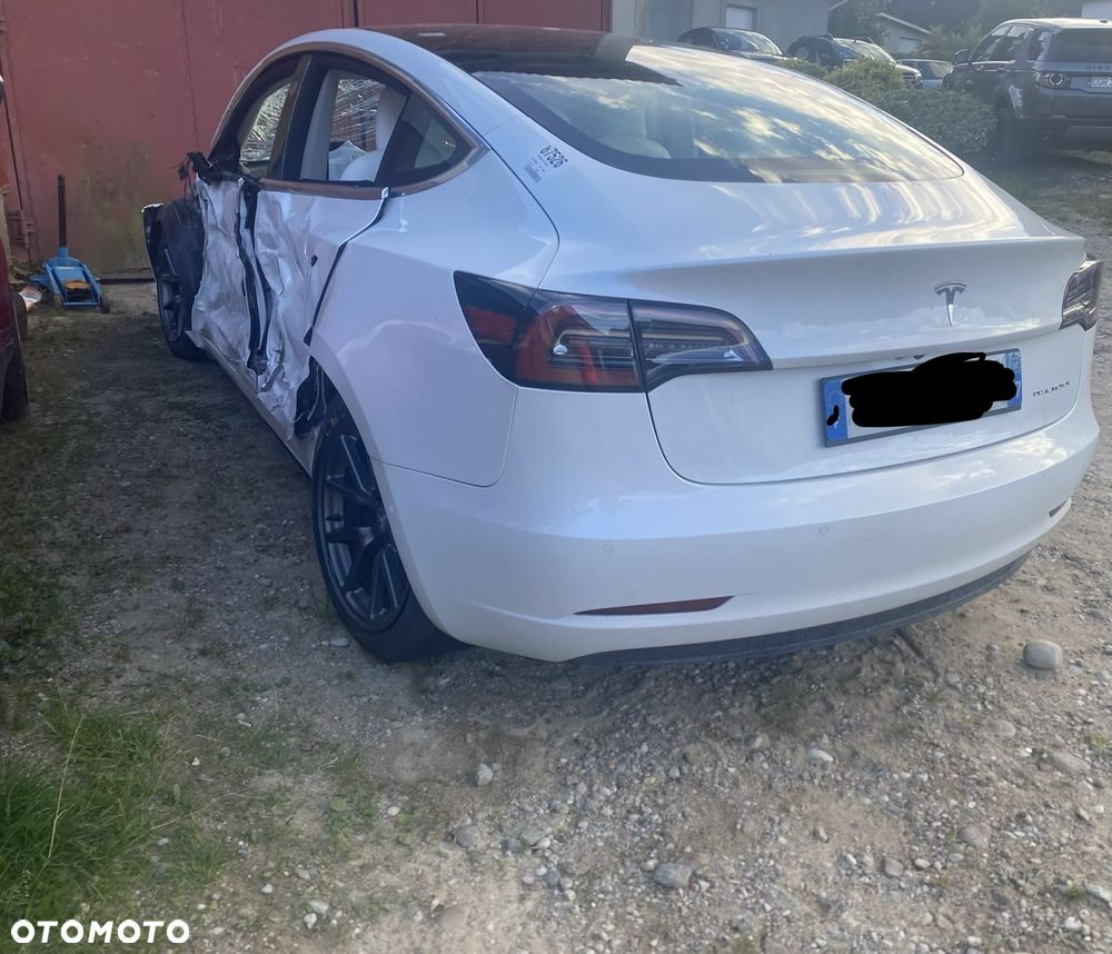 Tesla Model 3 Long Range AWD - 3