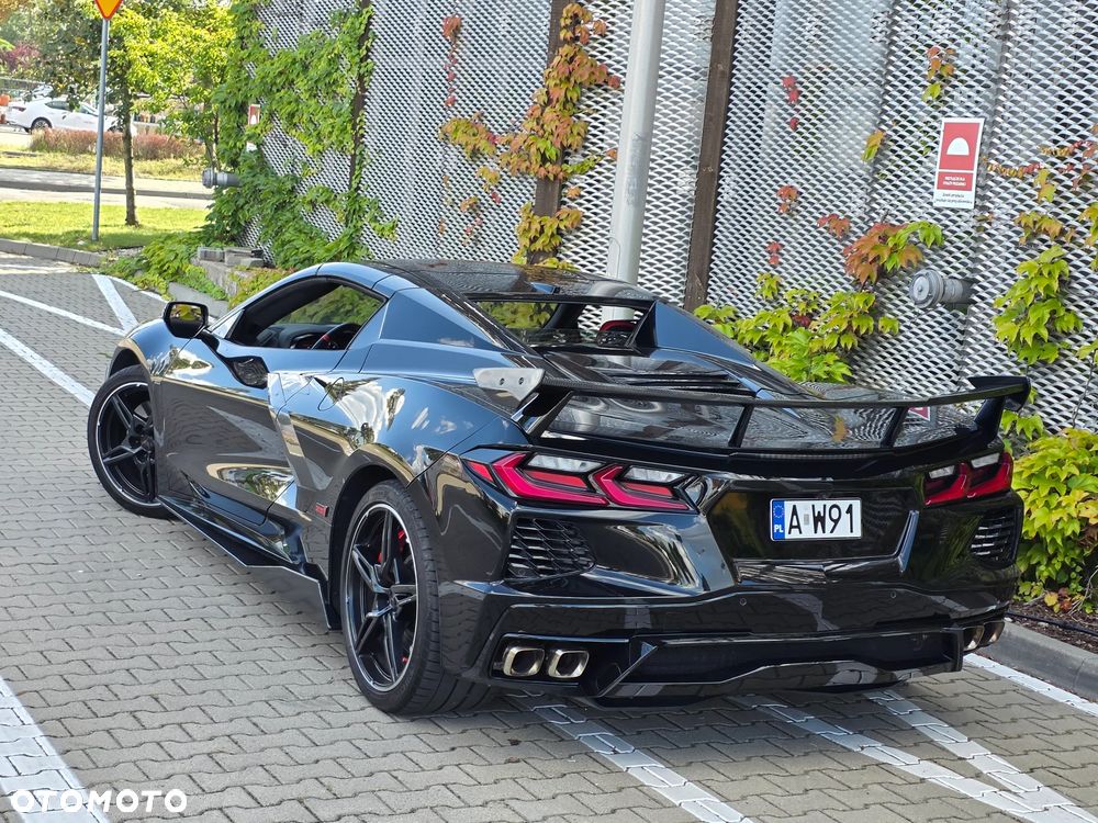 Chevrolet Corvette - 12