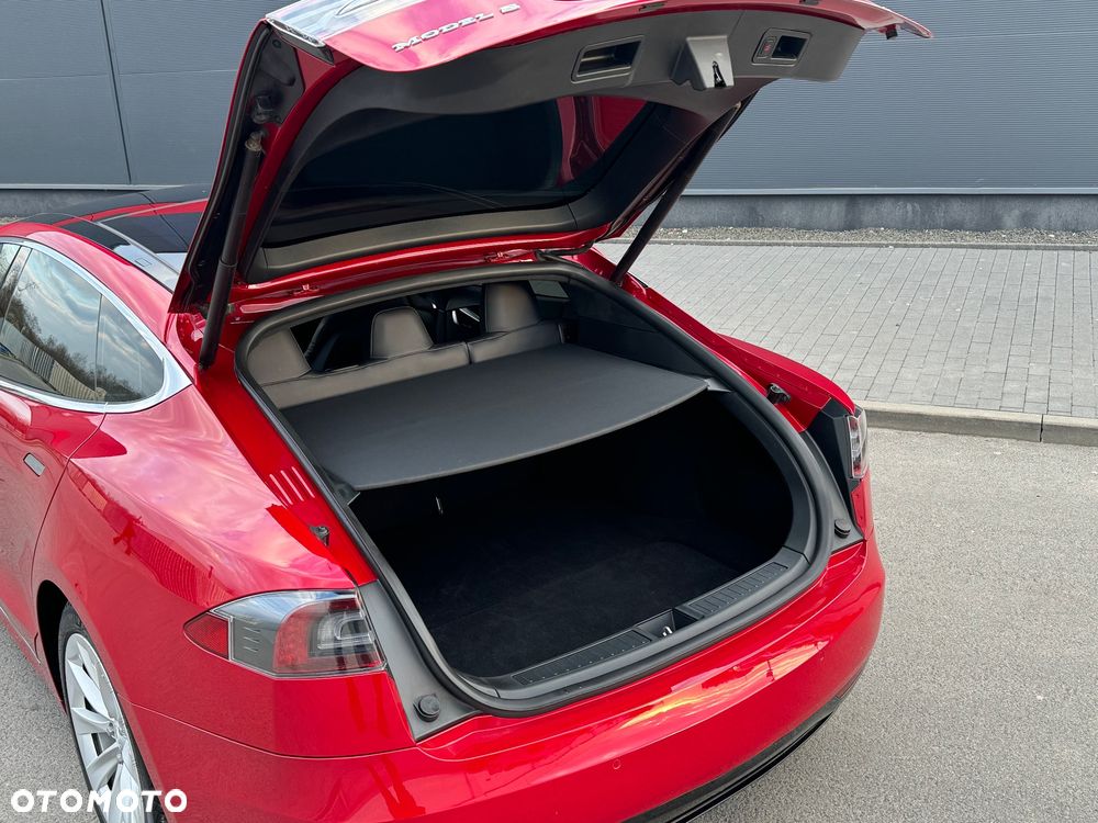 Tesla Model S - 5