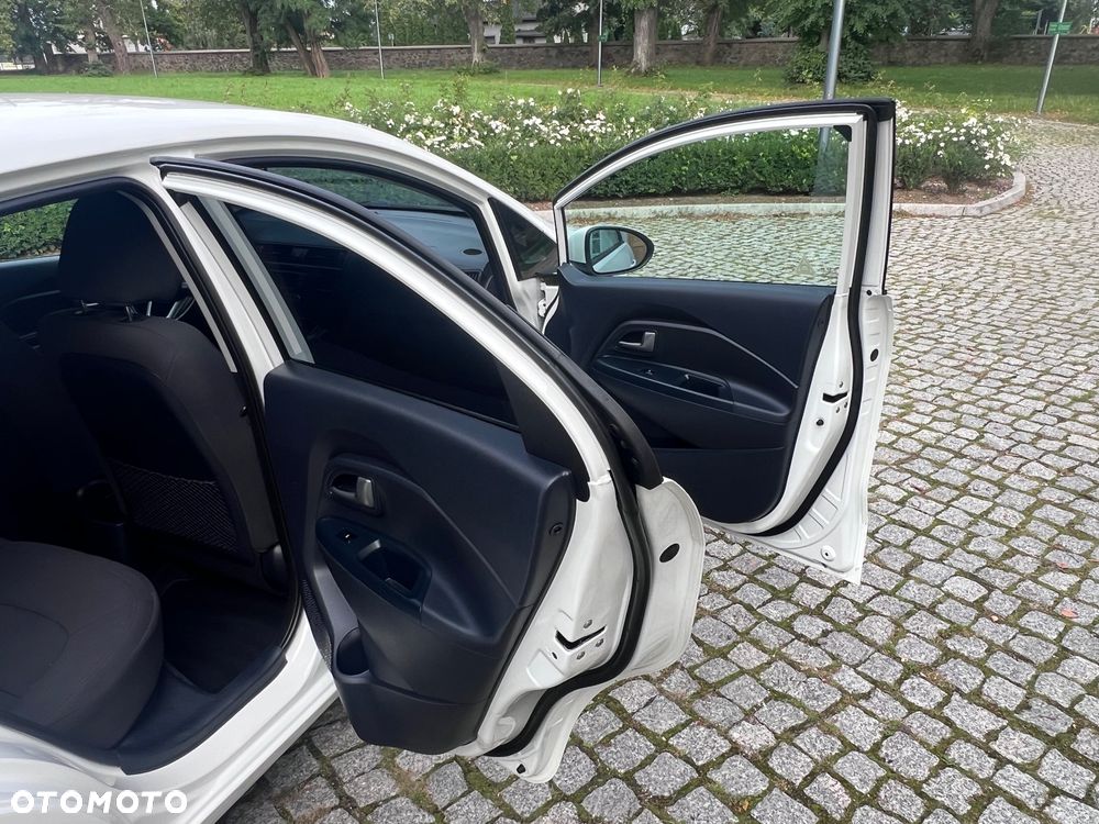Kia Rio 1.4 XL - 22