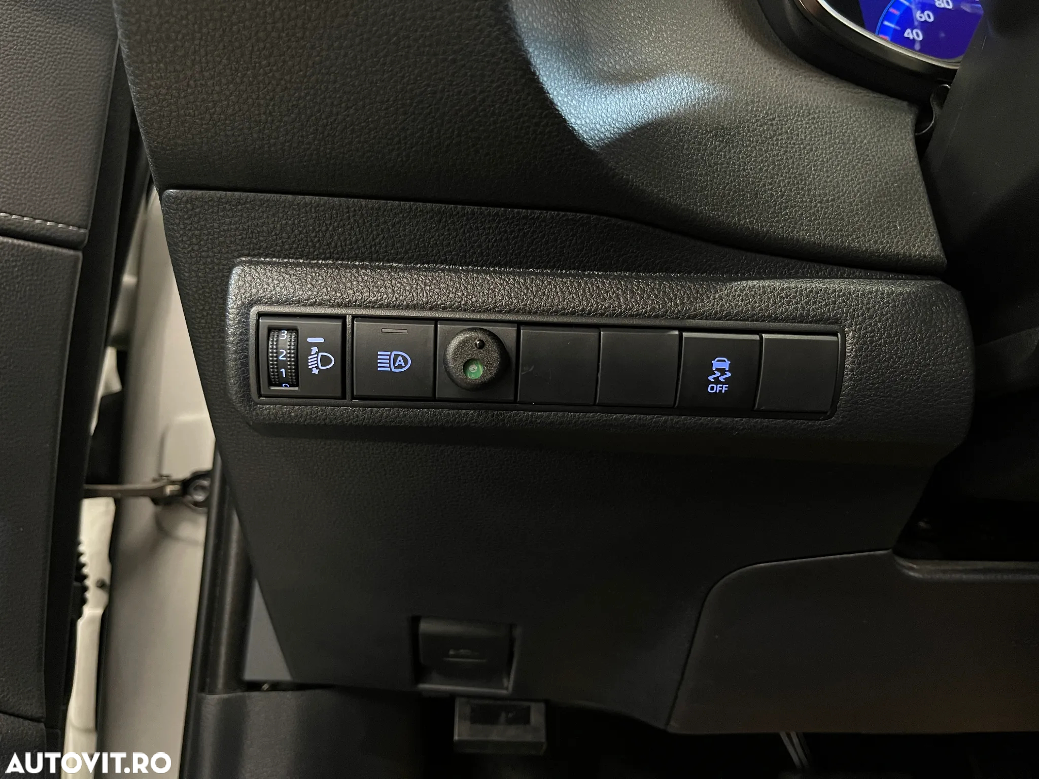 Toyota Corolla 2.0 Hybrid Business Edition - 25
