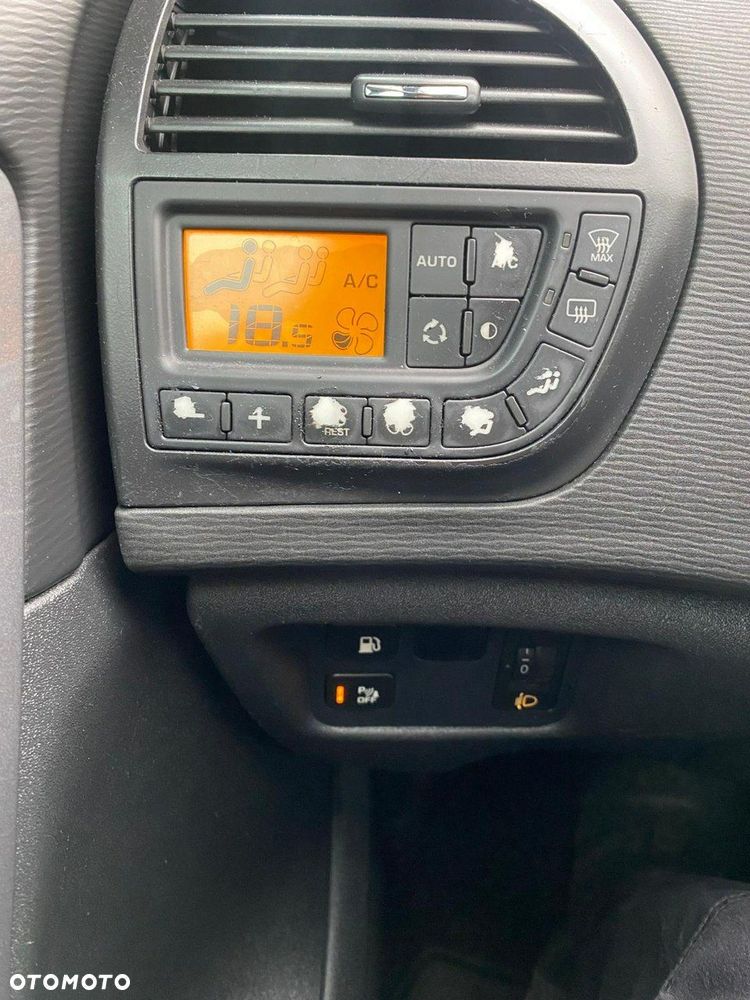 Citroën C4 Grand Picasso 1.8 16V Confort - 12