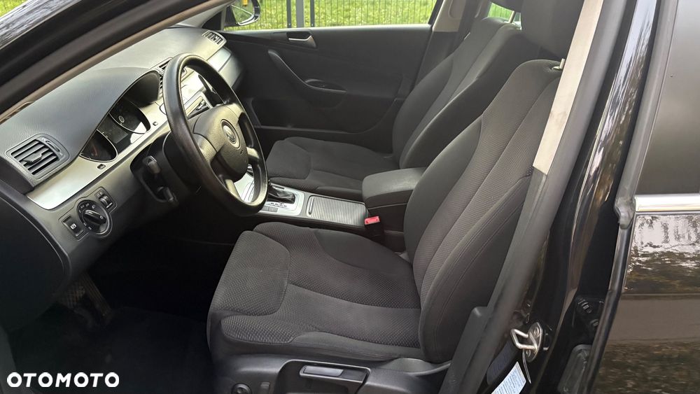 Volkswagen Passat 2.0 TDI Comfortline DSG - 24