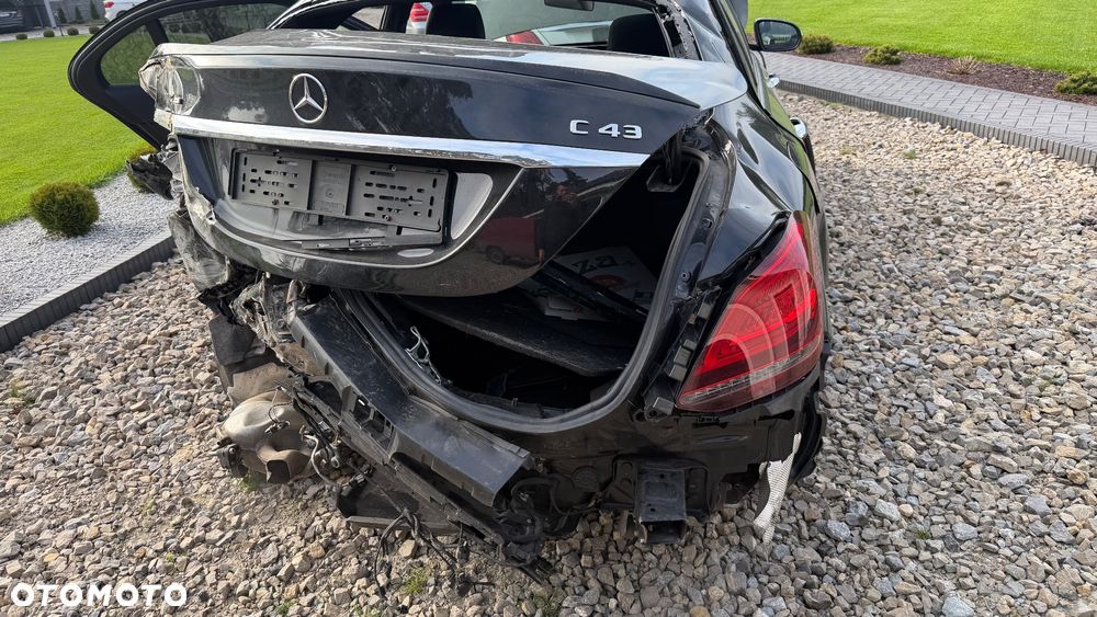 Mercedes-Benz Klasa C AMG 43 4Matic AMG TCT 9G - 12