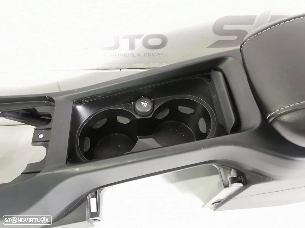 Apoio Braço / Consola Central - Volvo V40 R-Design - 5