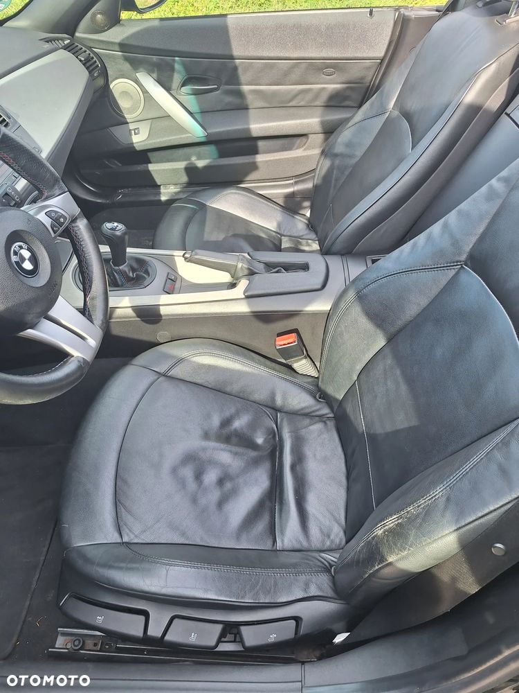 BMW Z4 2.2i - 6