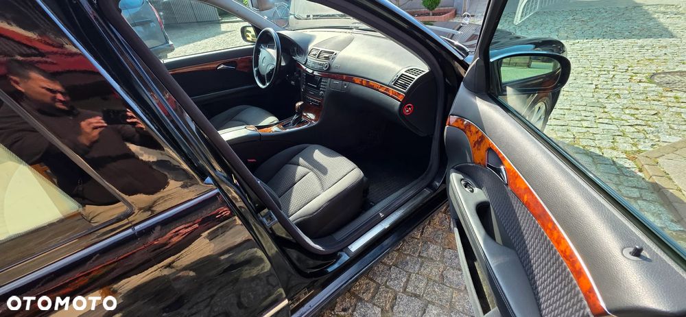 Mercedes-Benz Klasa E - 23