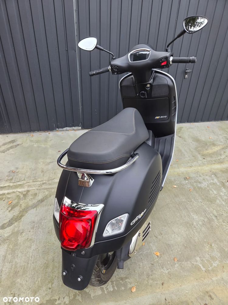 Vespa GTS - 12