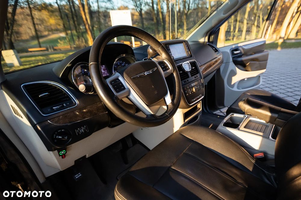 Chrysler Town & Country 3.6 Touring - 2