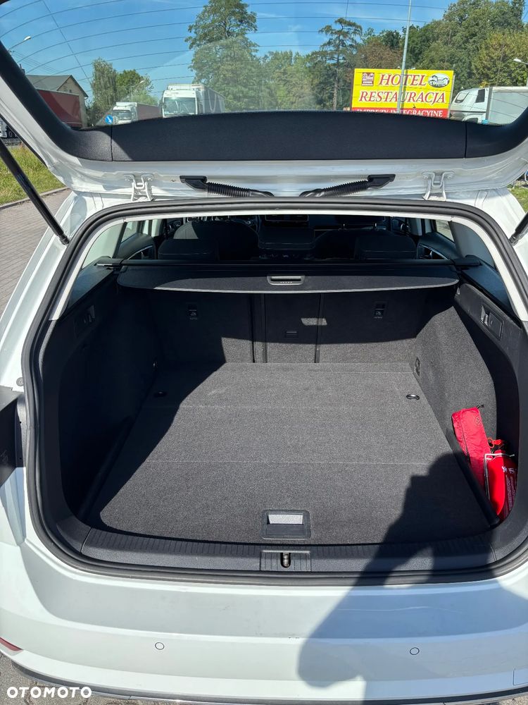 Volkswagen Golf - 11