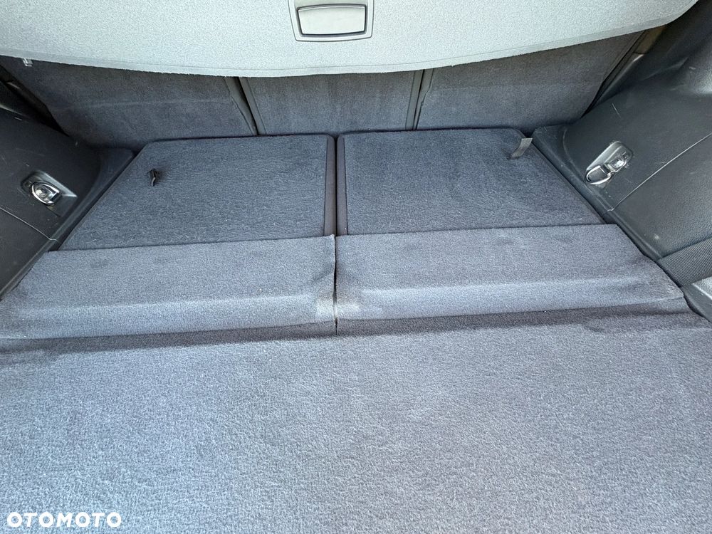 Toyota Verso 1.8 Sol 7os - 16
