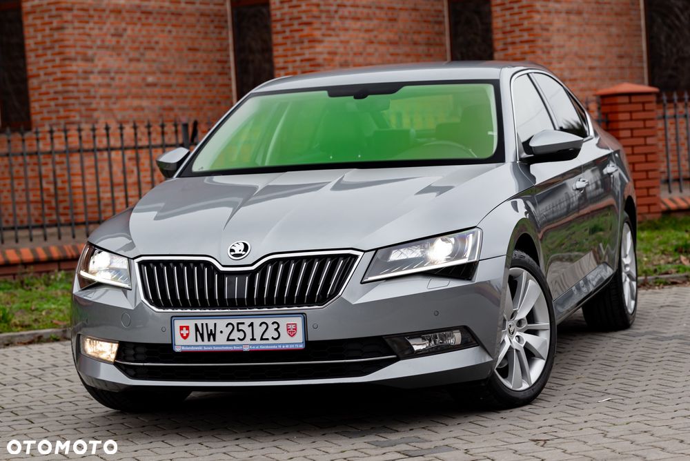 Skoda Superb 2.0 TDI DSG Ambition - 1