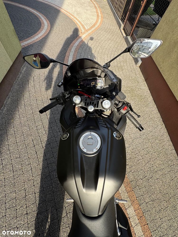 Yamaha YZF - 9