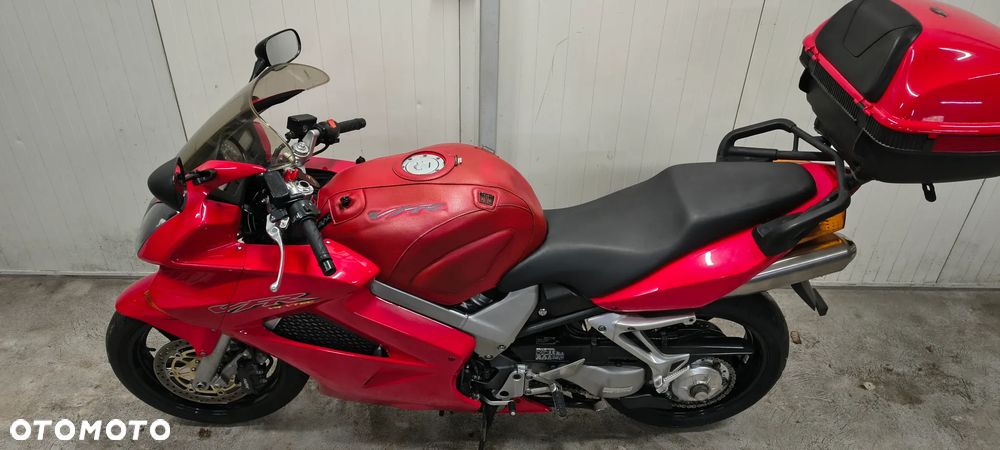 Honda VFR - 10