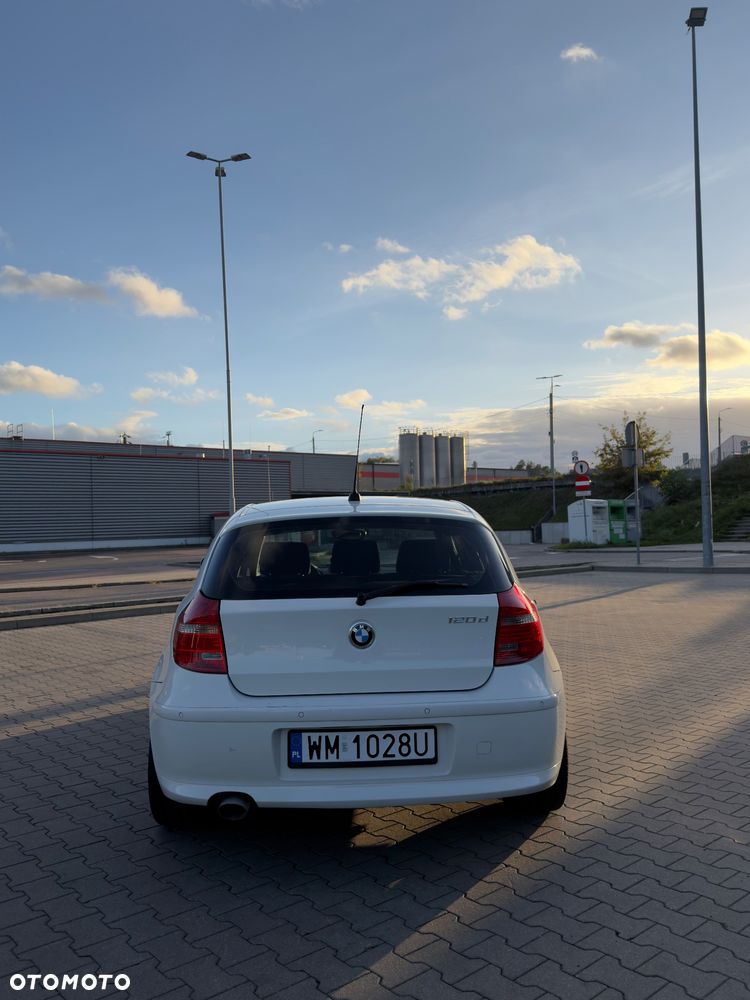 BMW Seria 1 120d DPF Edition Sport - 11