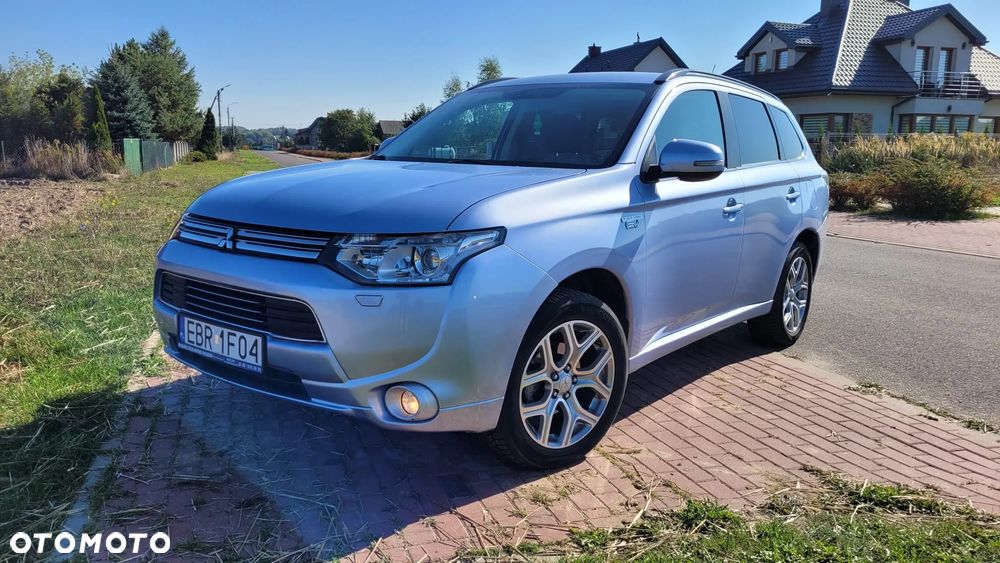 Mitsubishi Outlander - 1