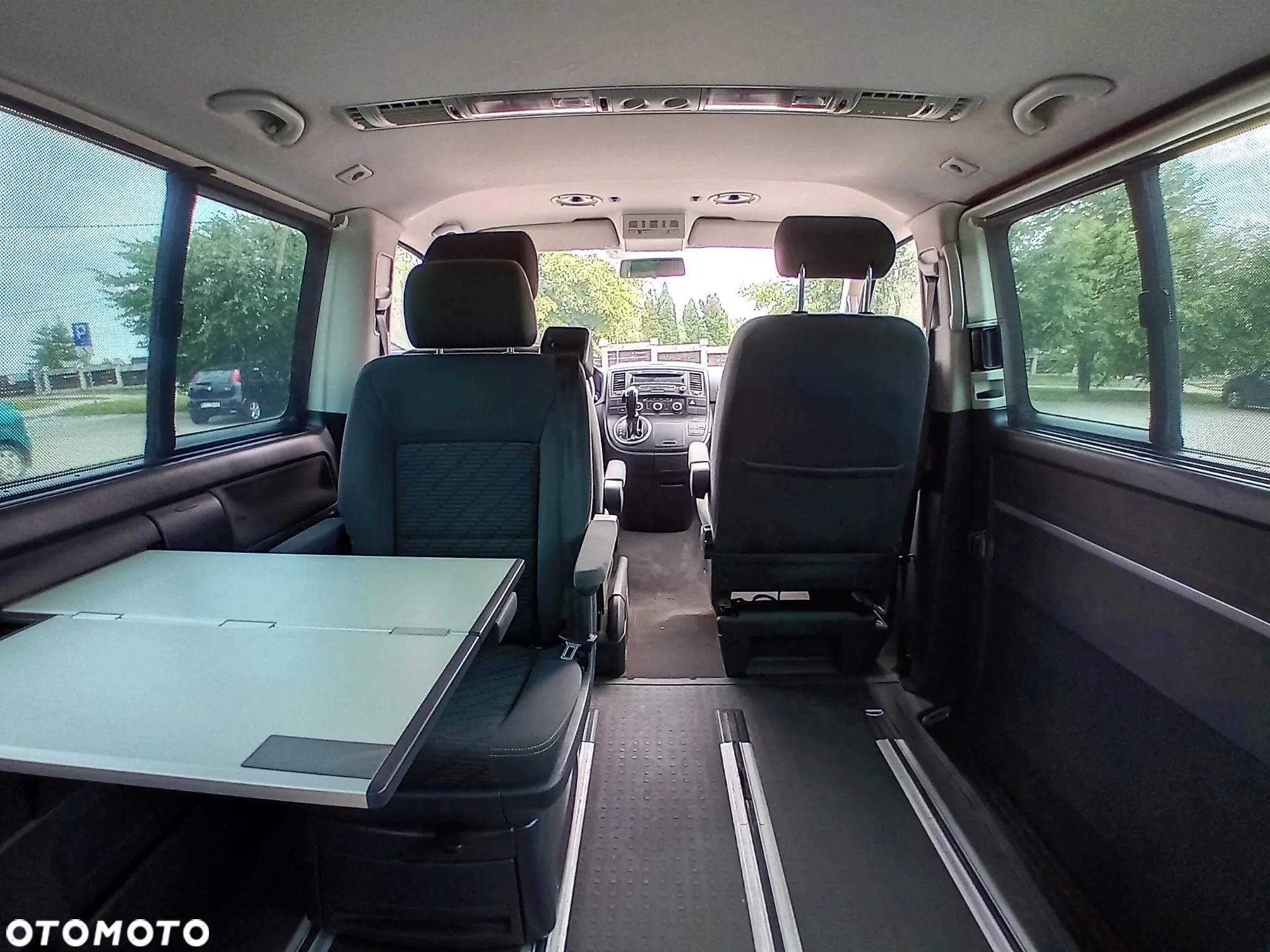 Volkswagen Multivan - 8