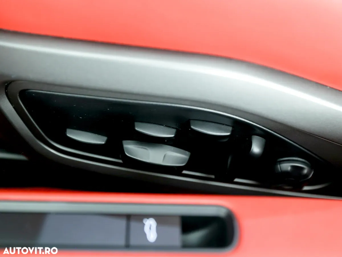 Porsche 911 Carrera 4S - 16