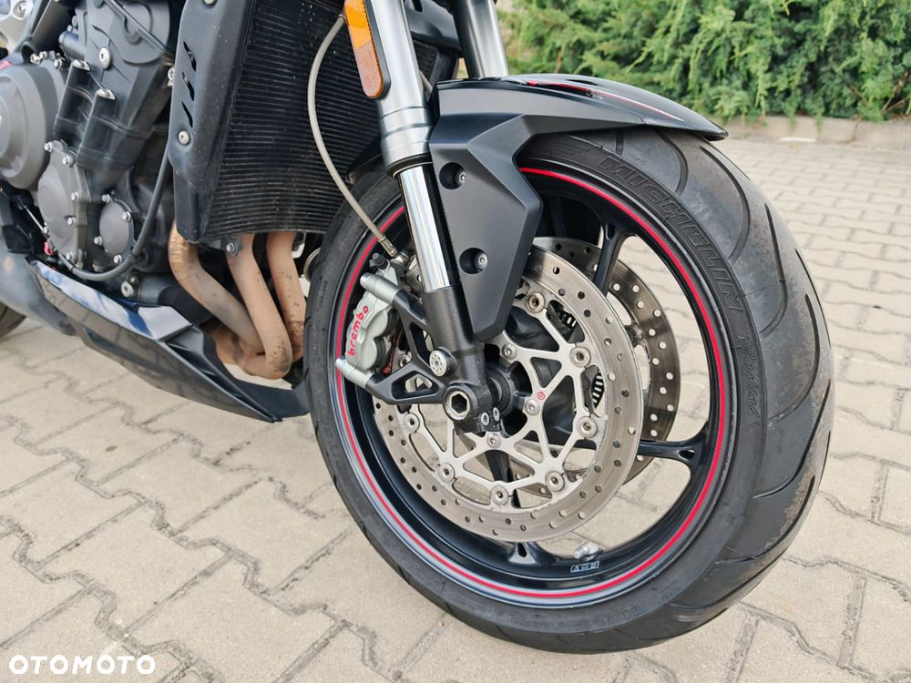 Triumph Street Triple - 15
