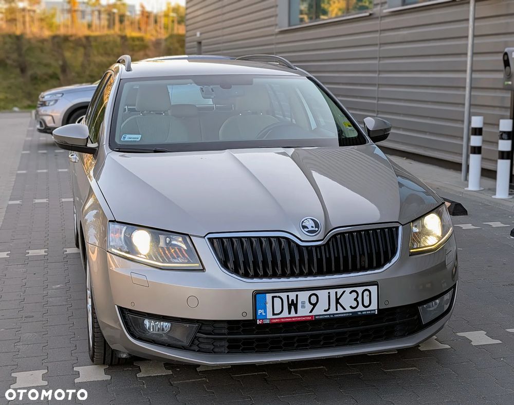 Skoda Octavia 1.6 TDI Active DSG - 10