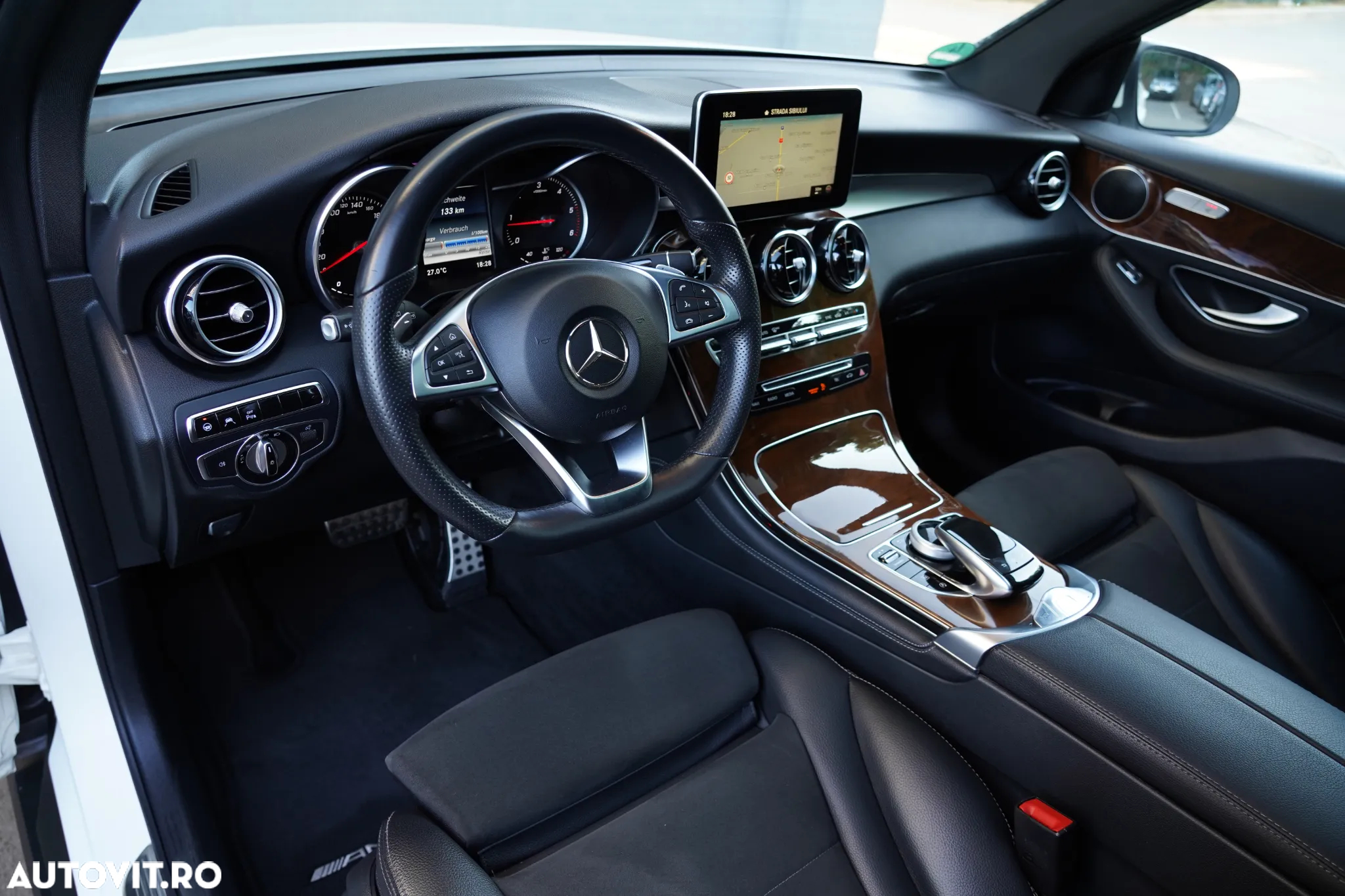 Mercedes-Benz GLC 220 d 4Matic 9G-TRONIC AMG Line - 10