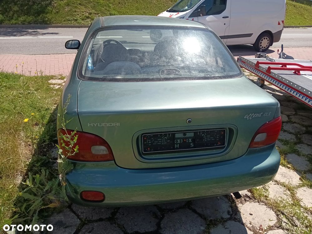 Hyundai Accent - 18