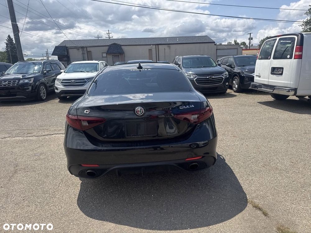 Alfa Romeo Giulia 2.0 Turbo TI Q4 - 6