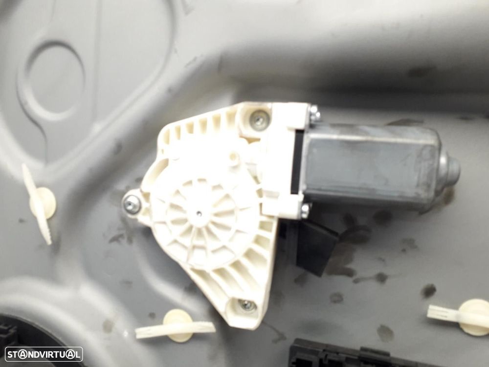 ELEVADOR DE VIDRO TRASEIRO DIREITO MERCEDES-BENZ CLASSE A 2007 - 2