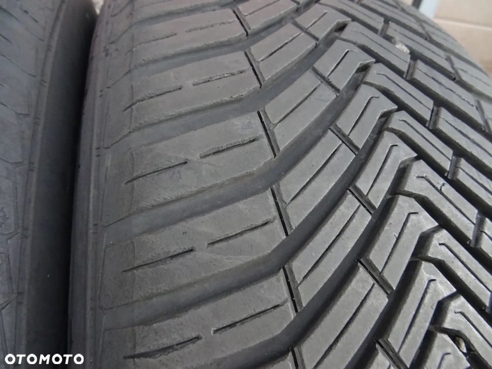 225/55/R17 101V Continental All Season Contact - 4