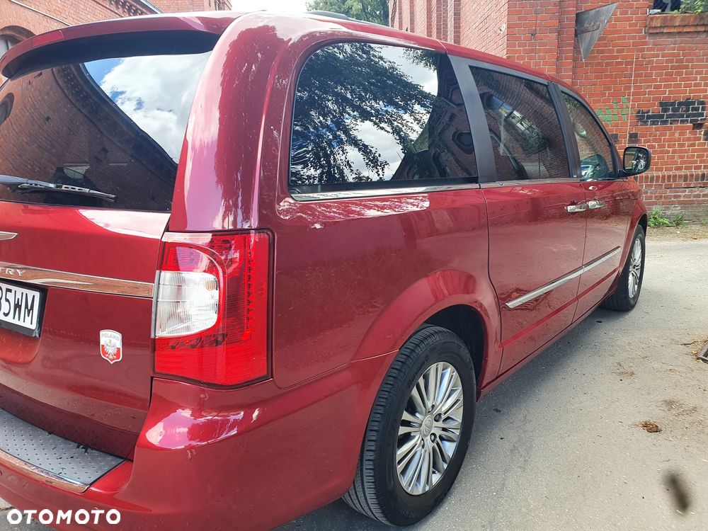 Chrysler Town & Country 3.6 Limited - 7