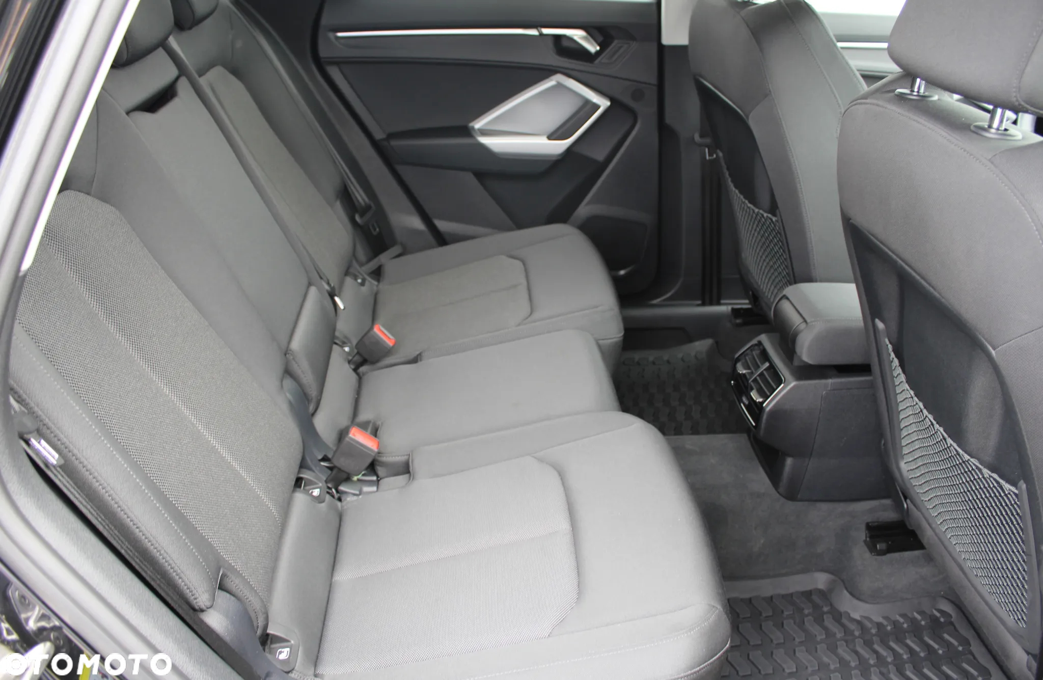 Audi Q3 35 TFSI S tronic - 13