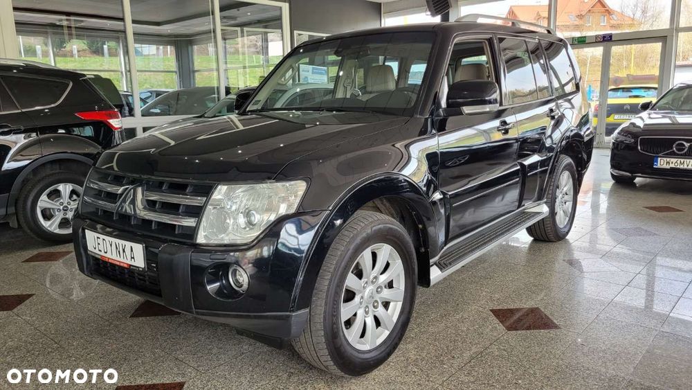 Mitsubishi Pajero - 16