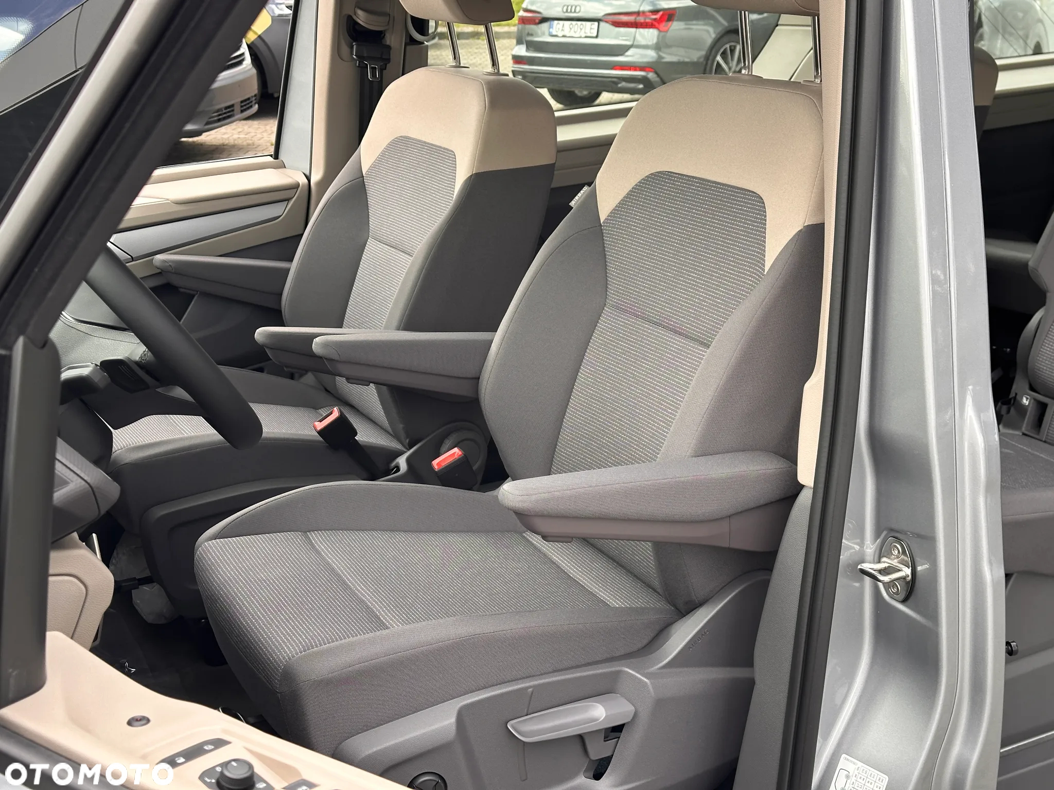 Volkswagen Multivan 2.0 TDI L2 Family DSG - 11