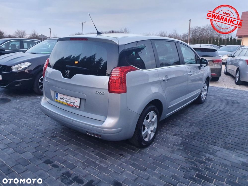 Peugeot 5008 - 8