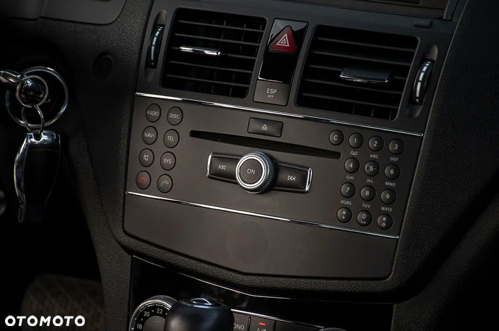 Mercedes-Benz Klasa C 180 Kompressor Automatik - 26