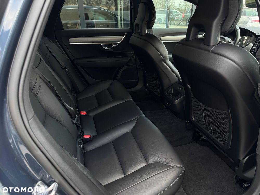 Volvo V90 D4 Momentum - 25