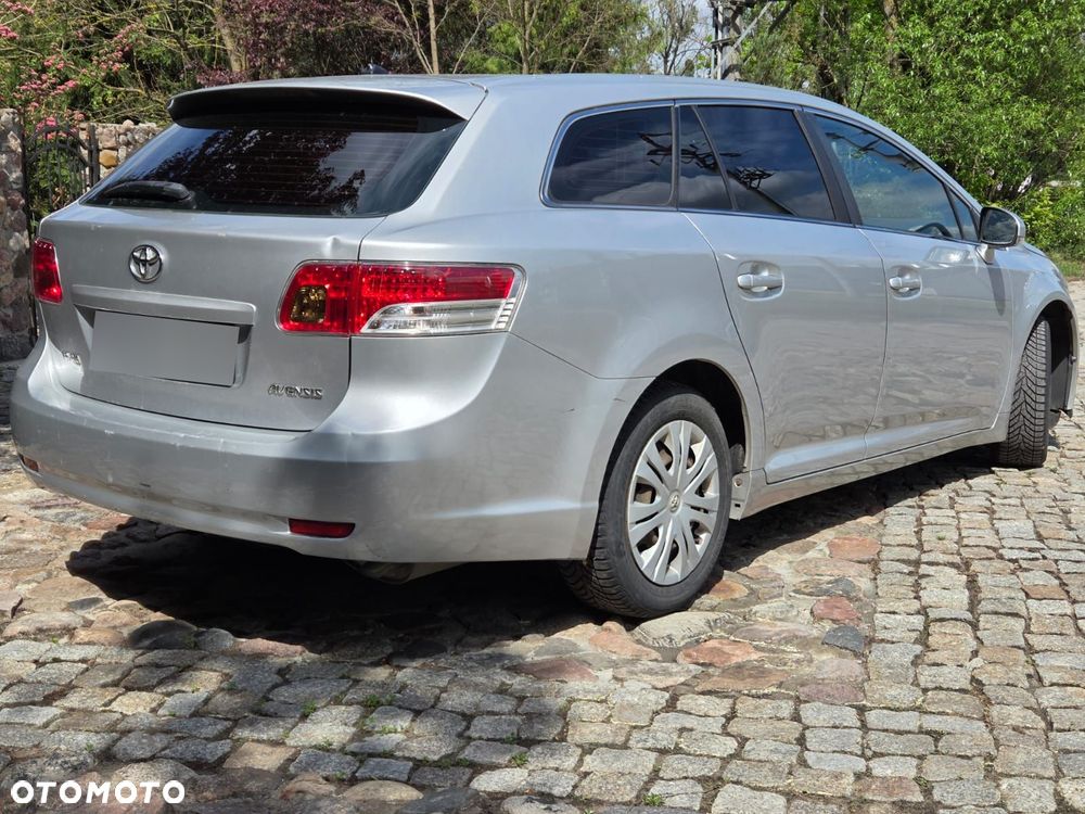 Toyota Avensis 1.8 Luna EU5 - 14