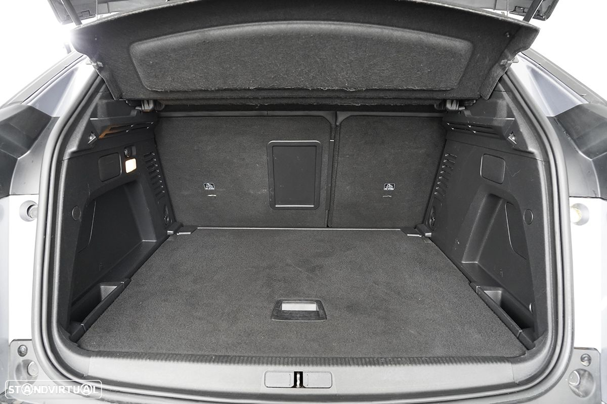Peugeot 3008 1.2 Hybrid Allure Pack e-DCS6 - 24
